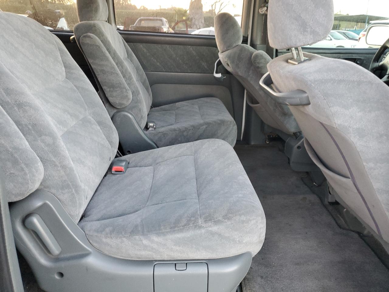 2004 Honda Odyssey - Image 11