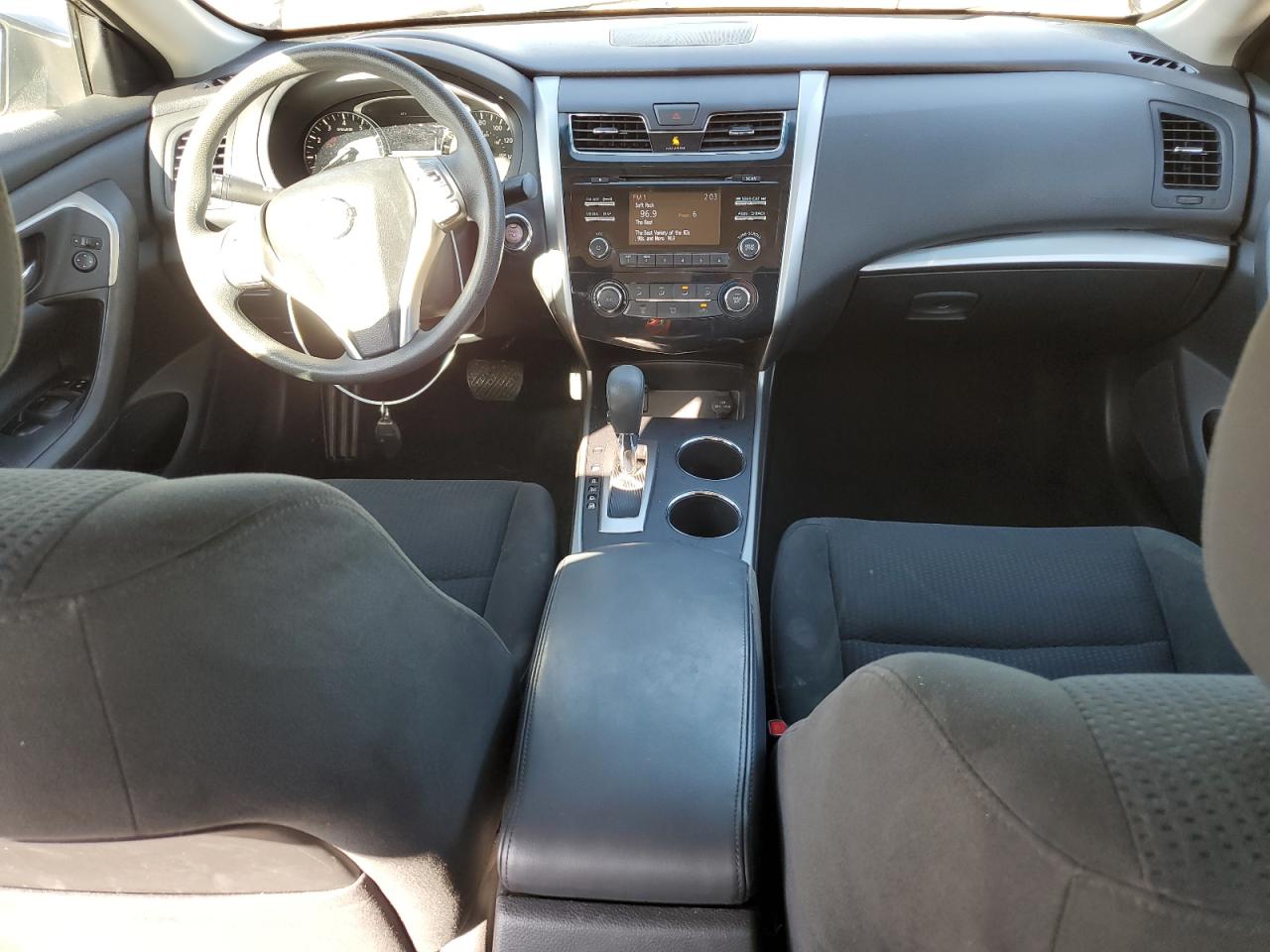 2015 Nissan Altima - Image 8