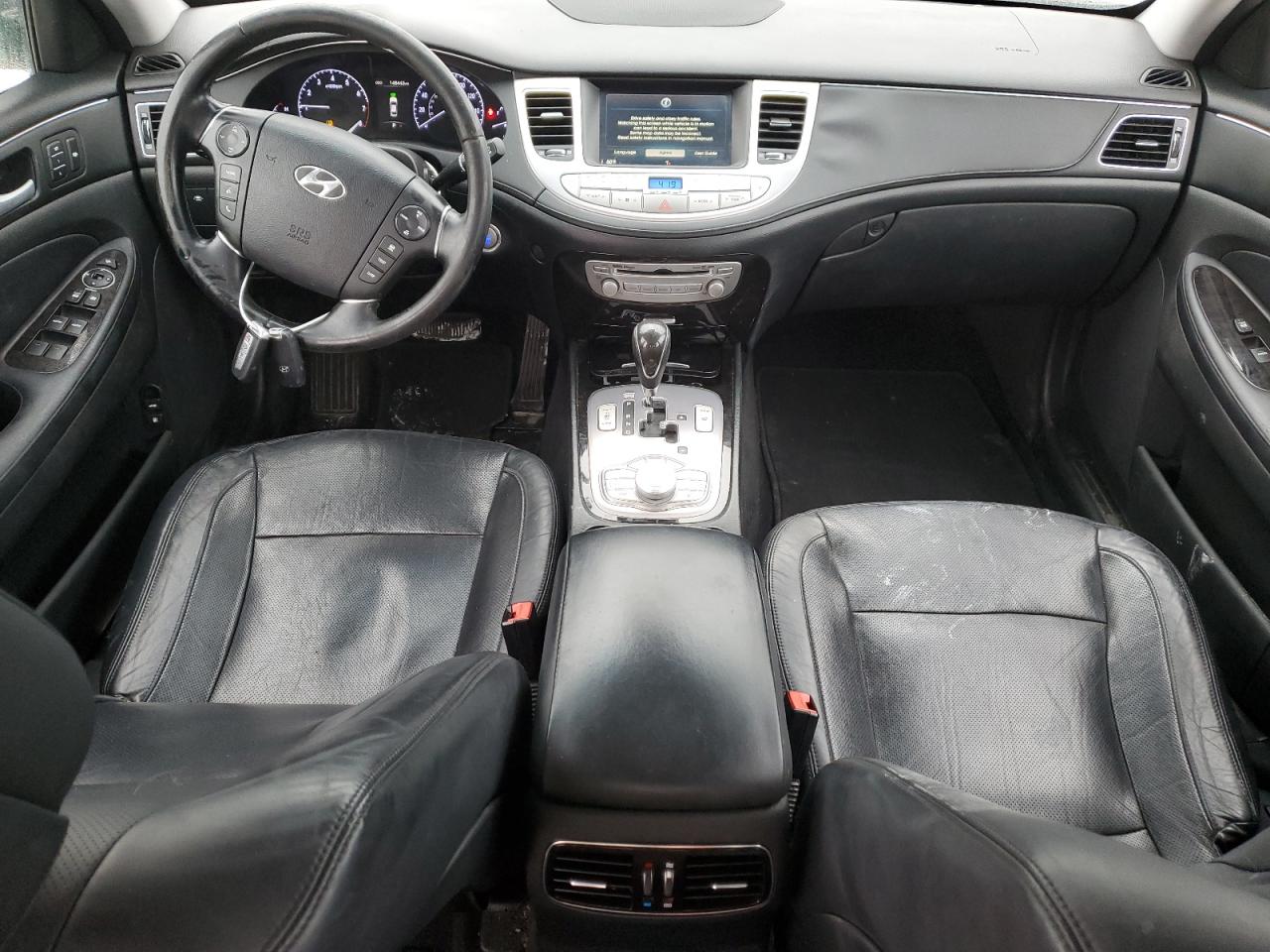 2014 Hyundai Genesis - Image 8