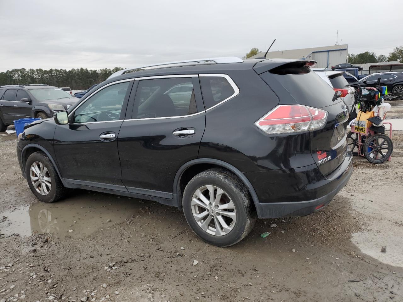 2016 Nissan Rogue - Image 2