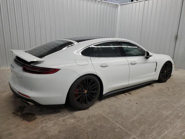 Sedans PORSCHE PANAMERA 2017 White