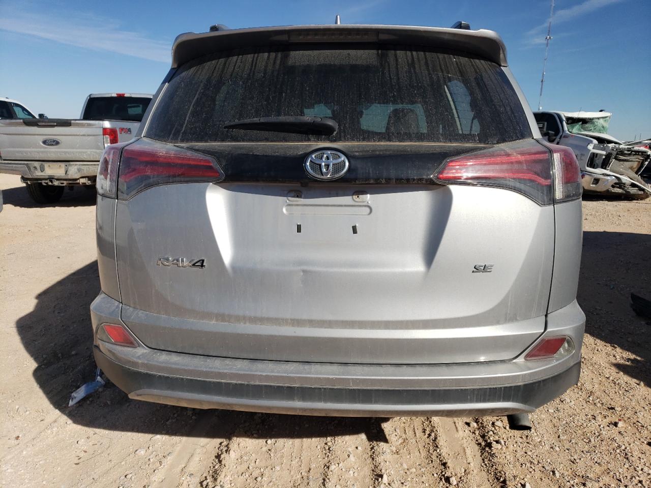 2017 Toyota RAV 4 - Image 6