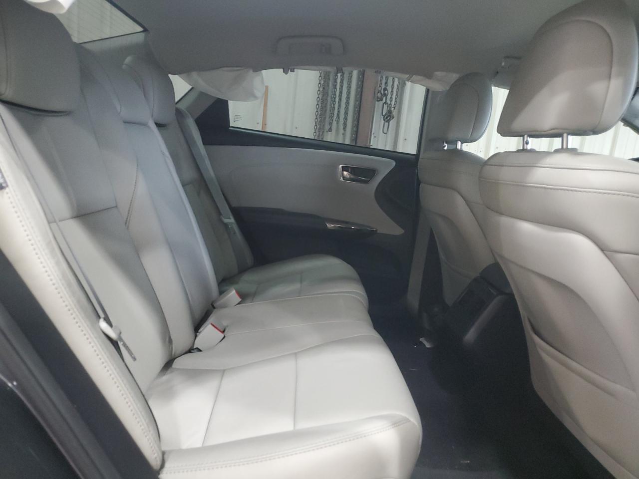 2013 Toyota Avalon - Image 10