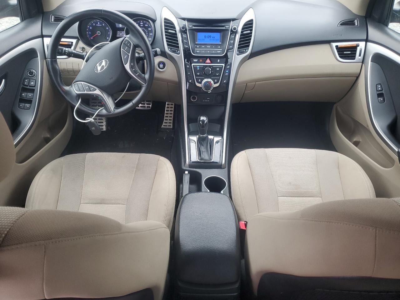2016 Hyundai Elantra - Image 8