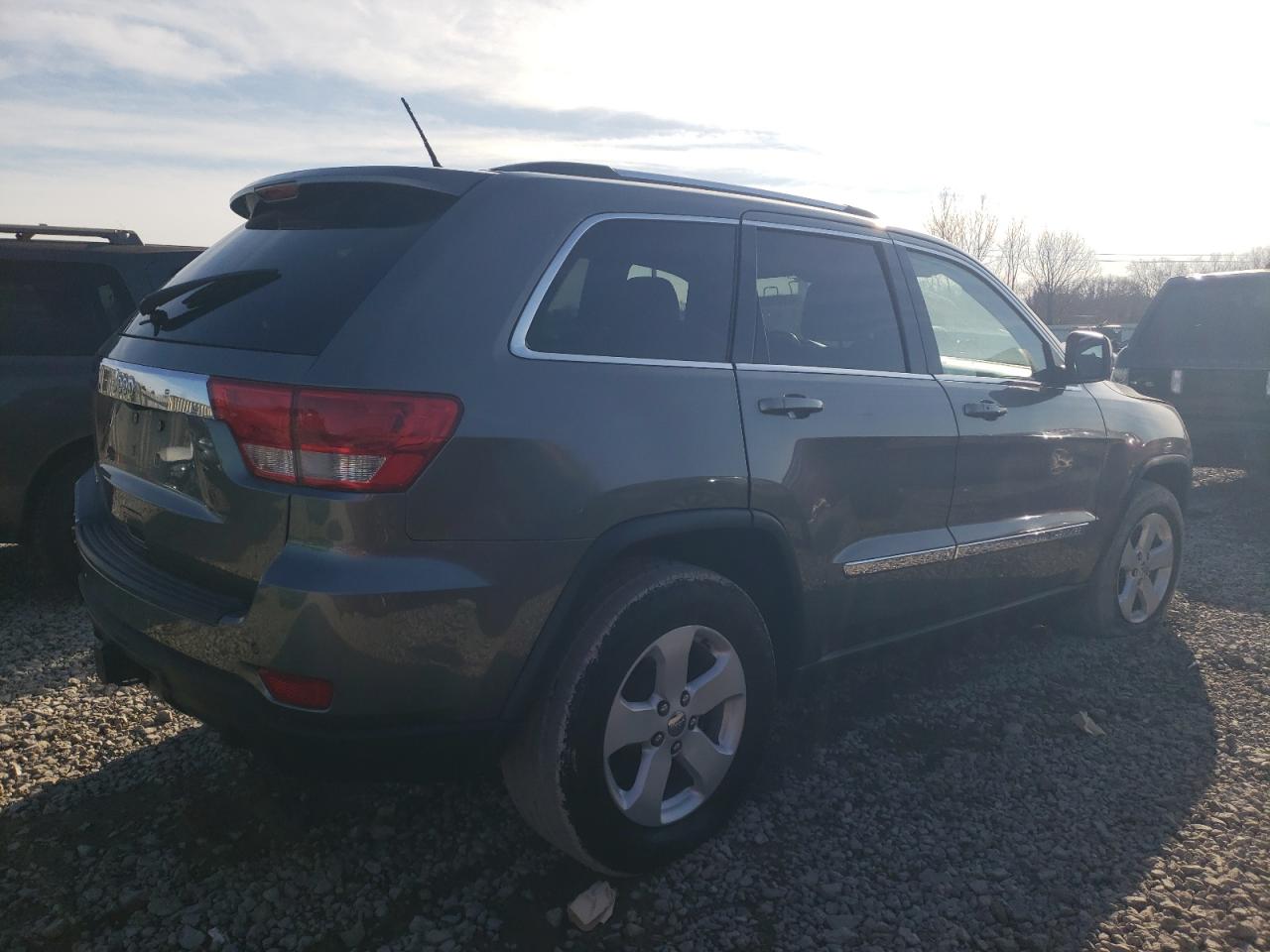 2012 Jeep Grand Cherokee - Image 3