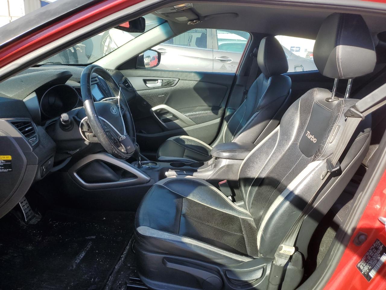 2013 Hyundai Veloster - Image 7