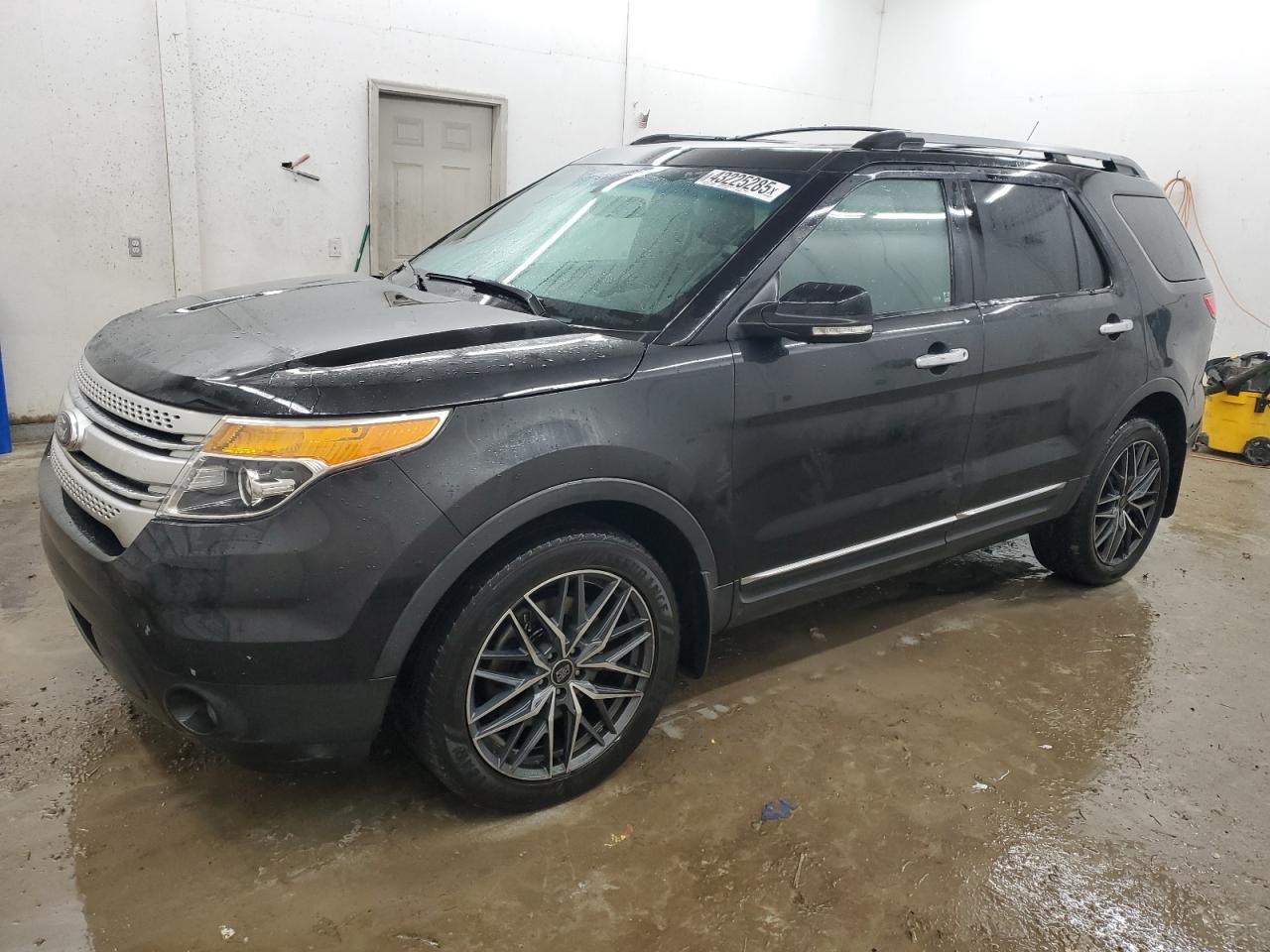 2015 Ford Explorer - Image 1
