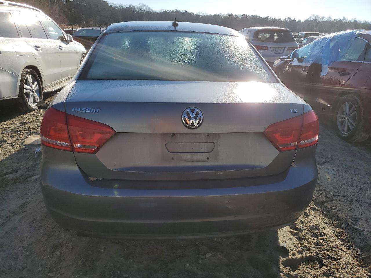 2014 Volkswagen Passat - Image 6