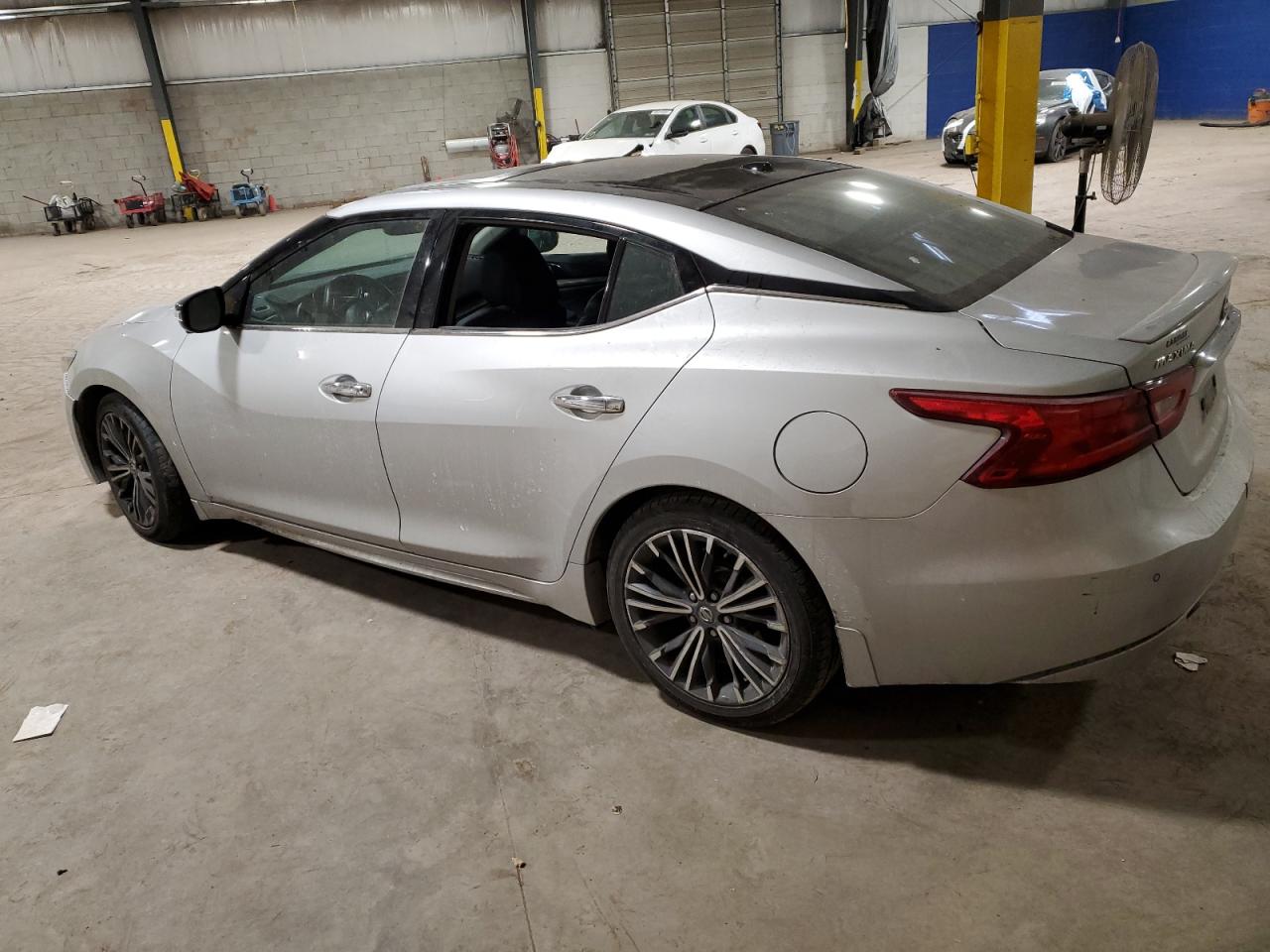 2017 Nissan Maxima - Image 2