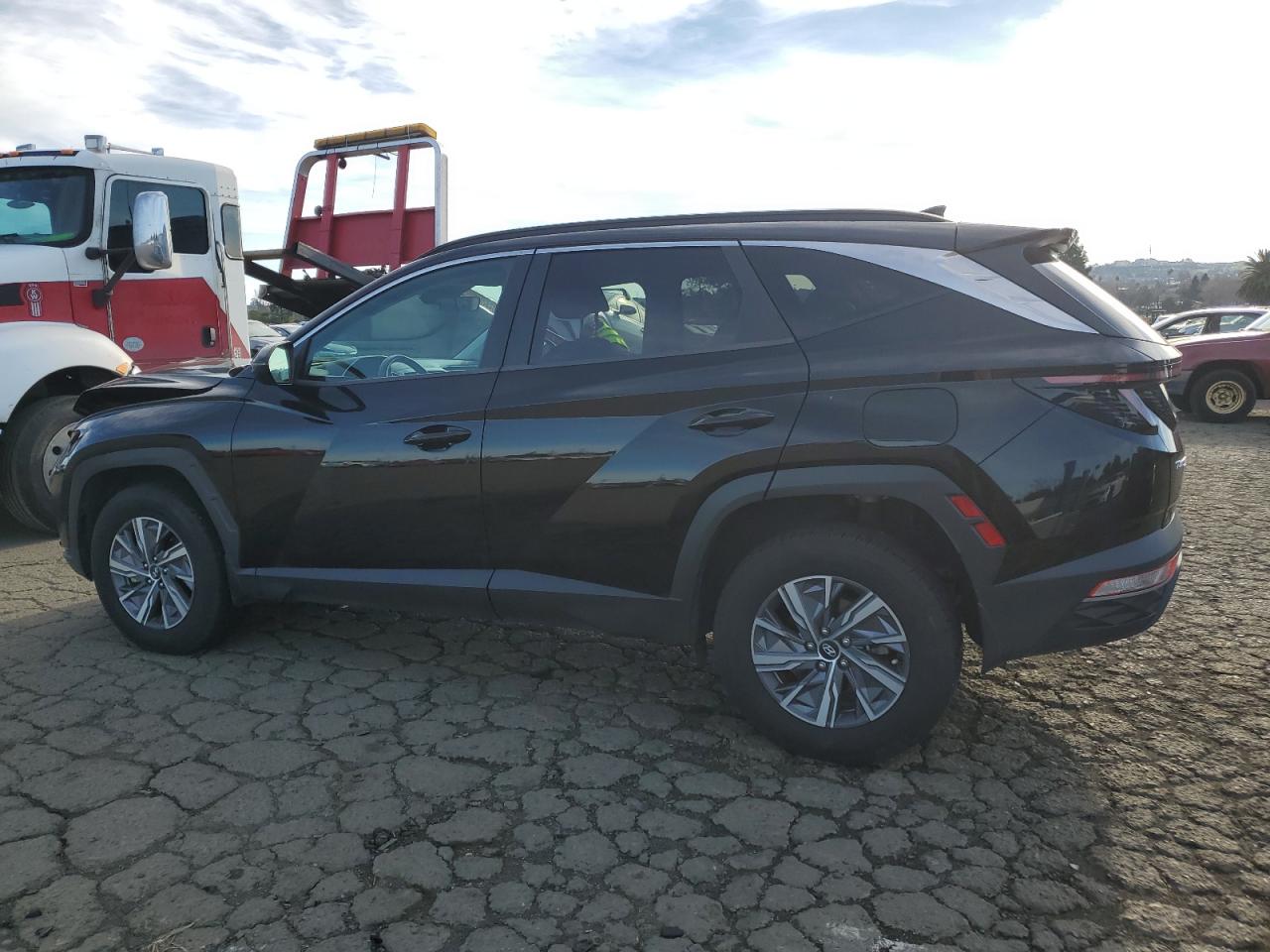2022 Hyundai Tucson - Image 2