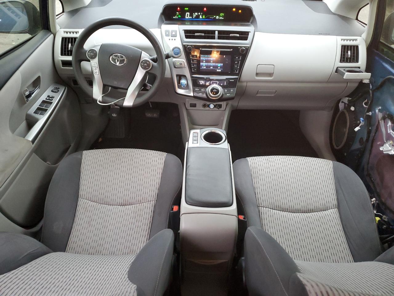 2016 Toyota Prius - Image 8