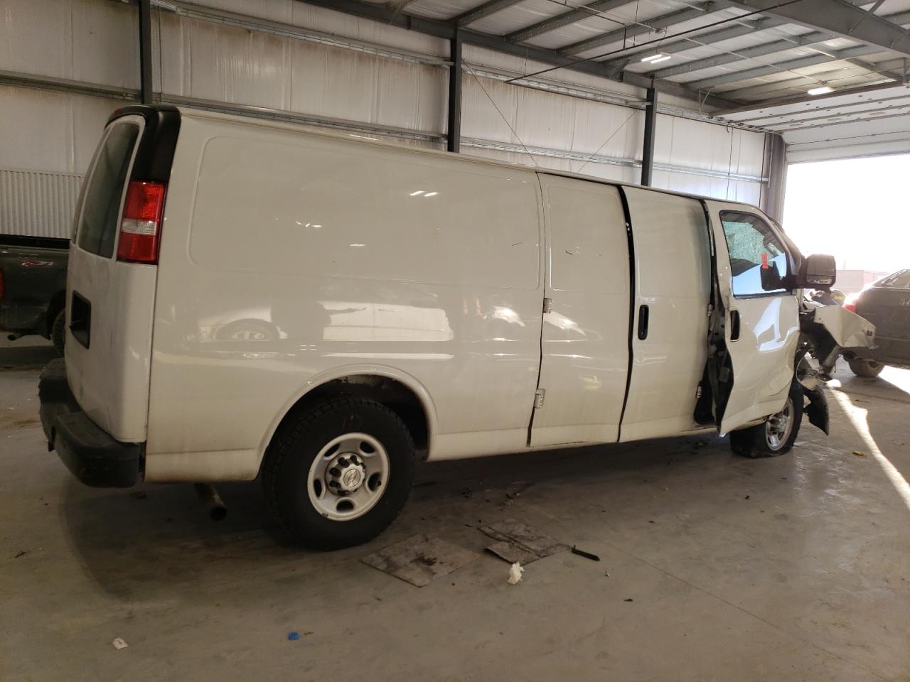 2016 Chevrolet Express - Image 3