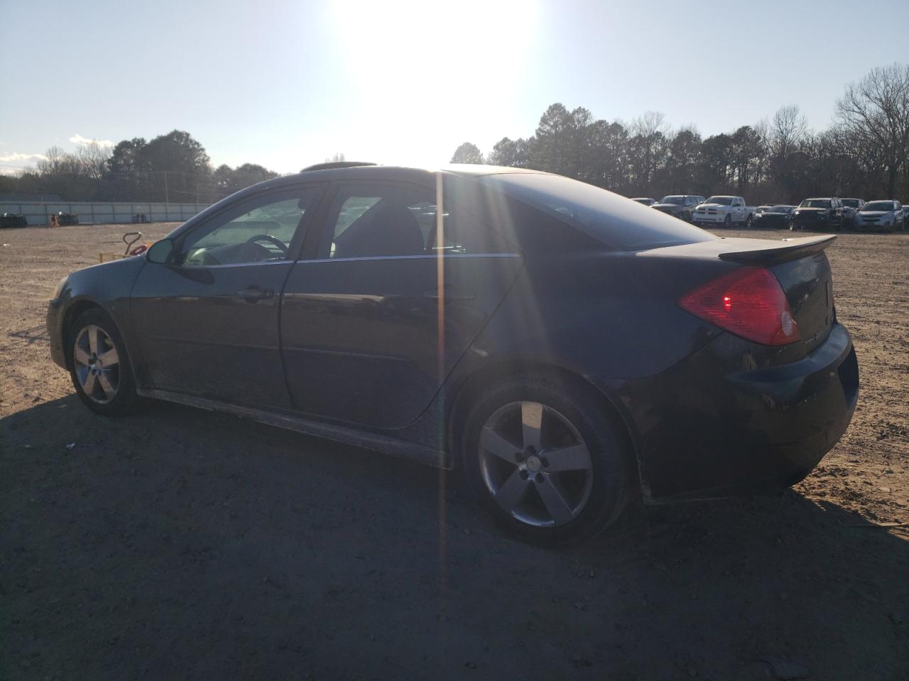 2010 Pontiac G6 - Image 2
