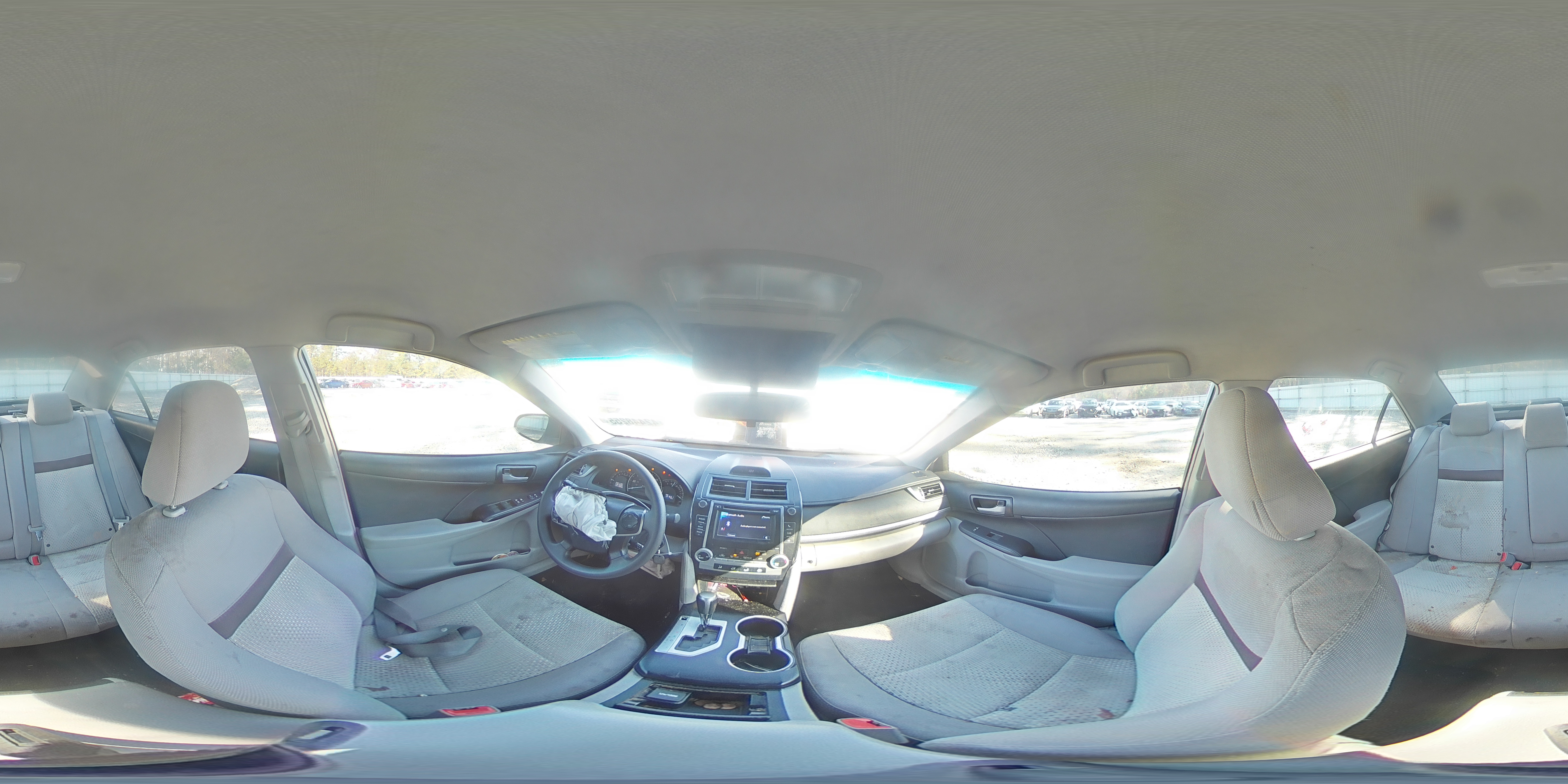 2014 Toyota Camry - Image 13