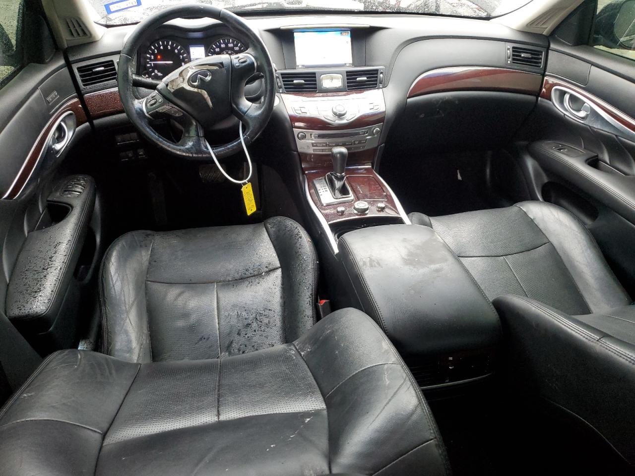 2015 Infiniti Q70 - Image 8