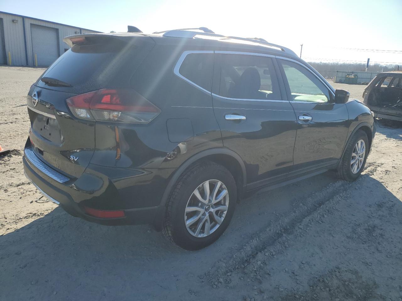 2018 Nissan Rogue - Image 3