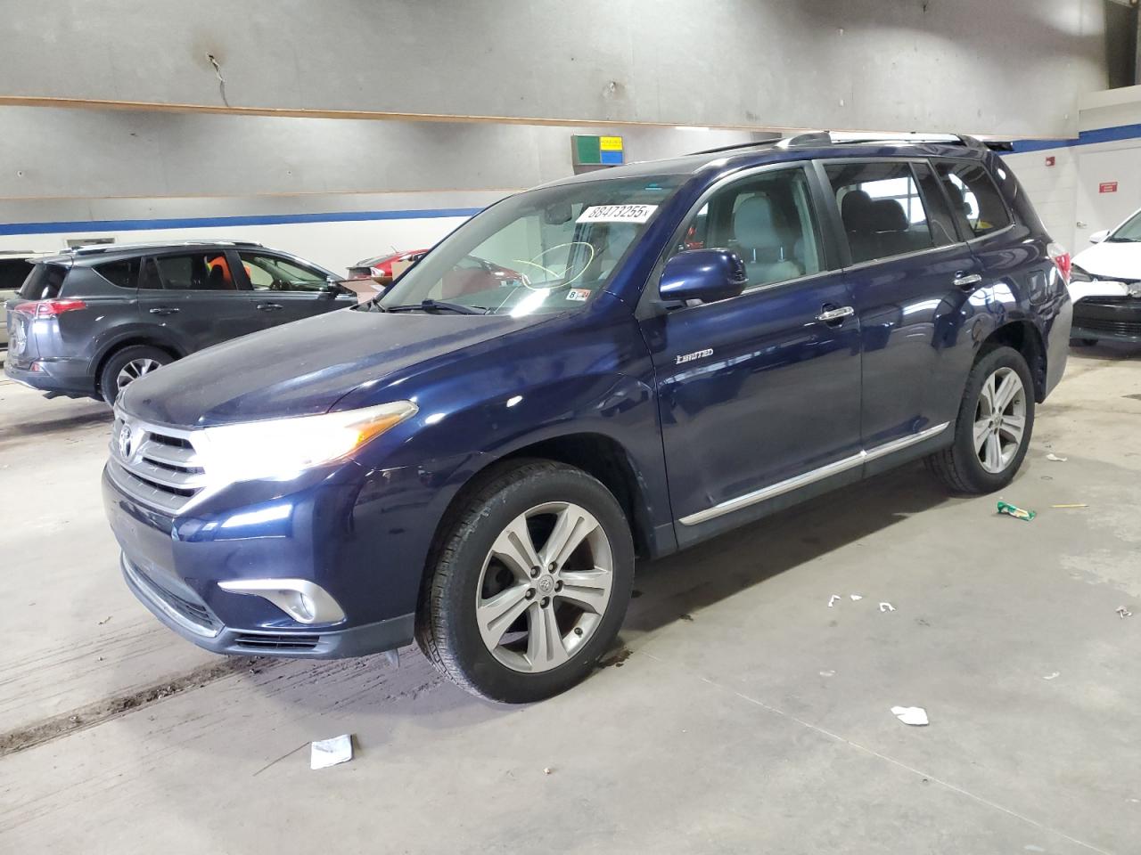 2012 Toyota Highlander - Image 1