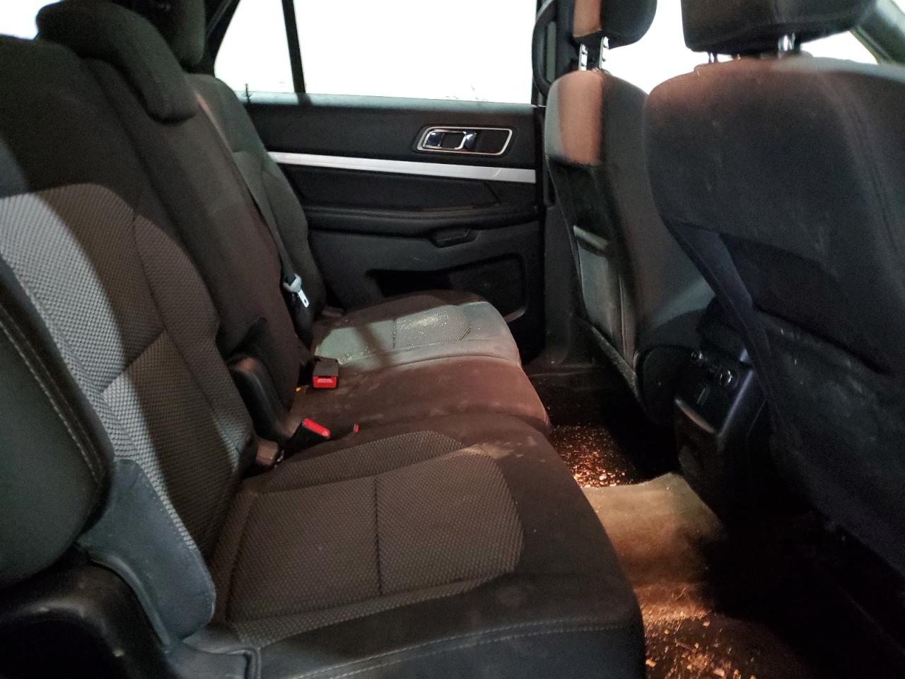 2017 Ford Explorer - Image 12