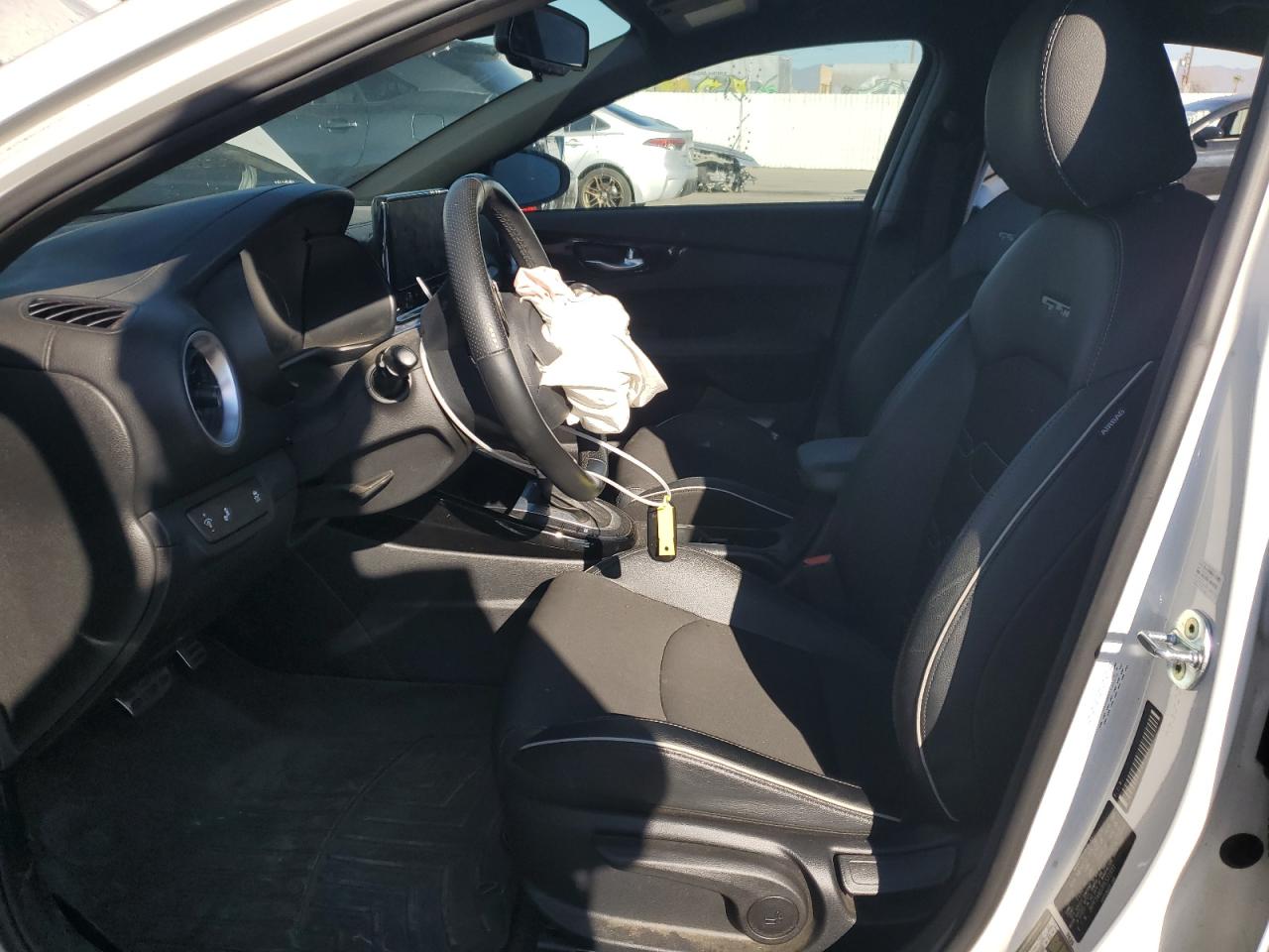 2023 Kia Forte - Image 7