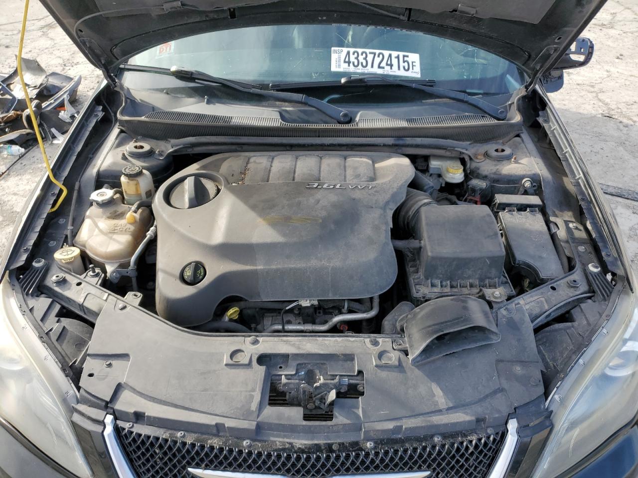 2014 Chrysler 200 - Image 13