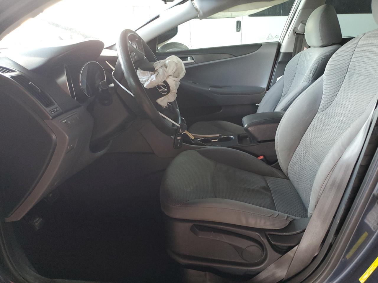 2014 Hyundai Sonata - Image 7