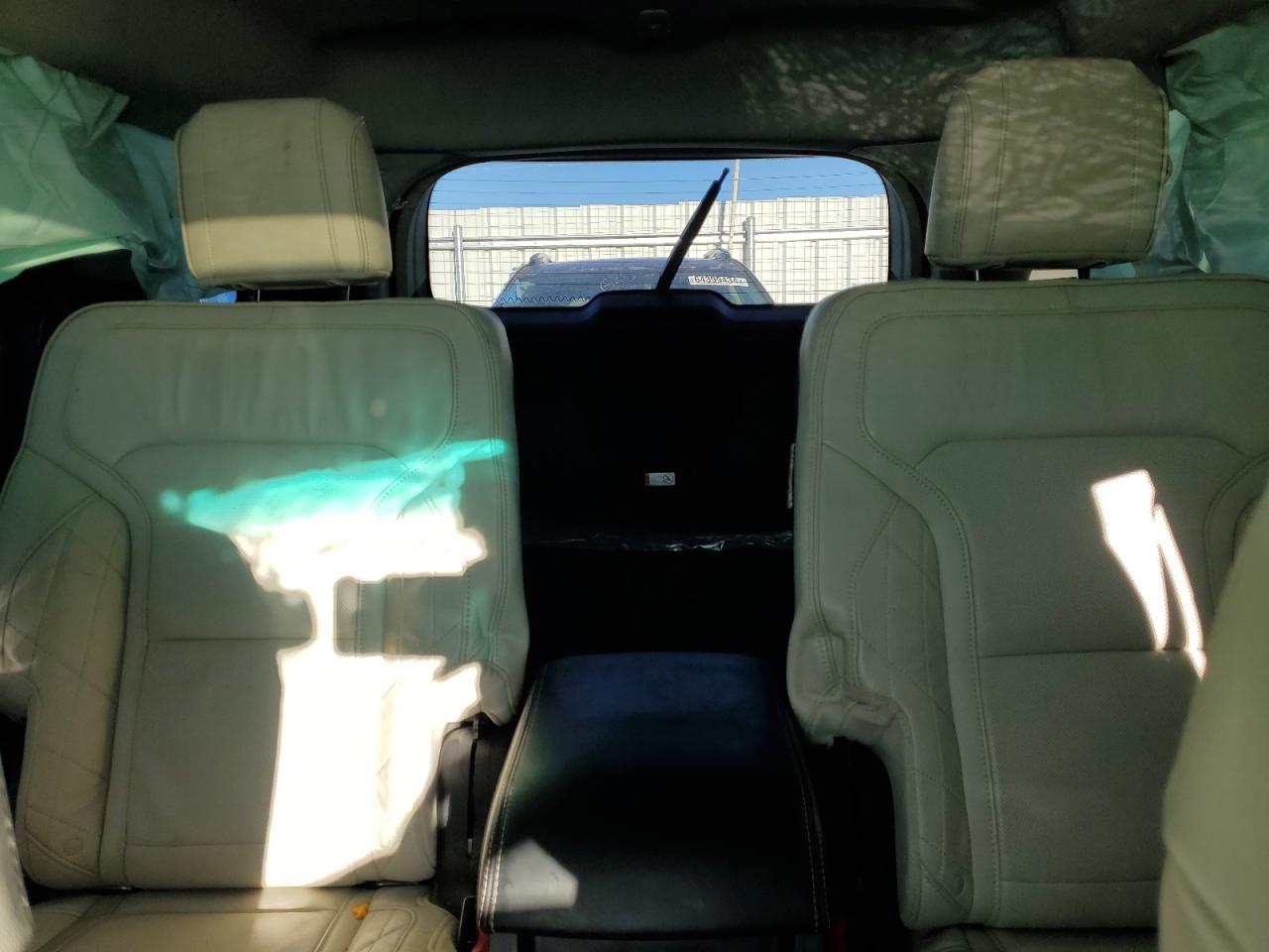 2016 Ford Explorer - Image 10