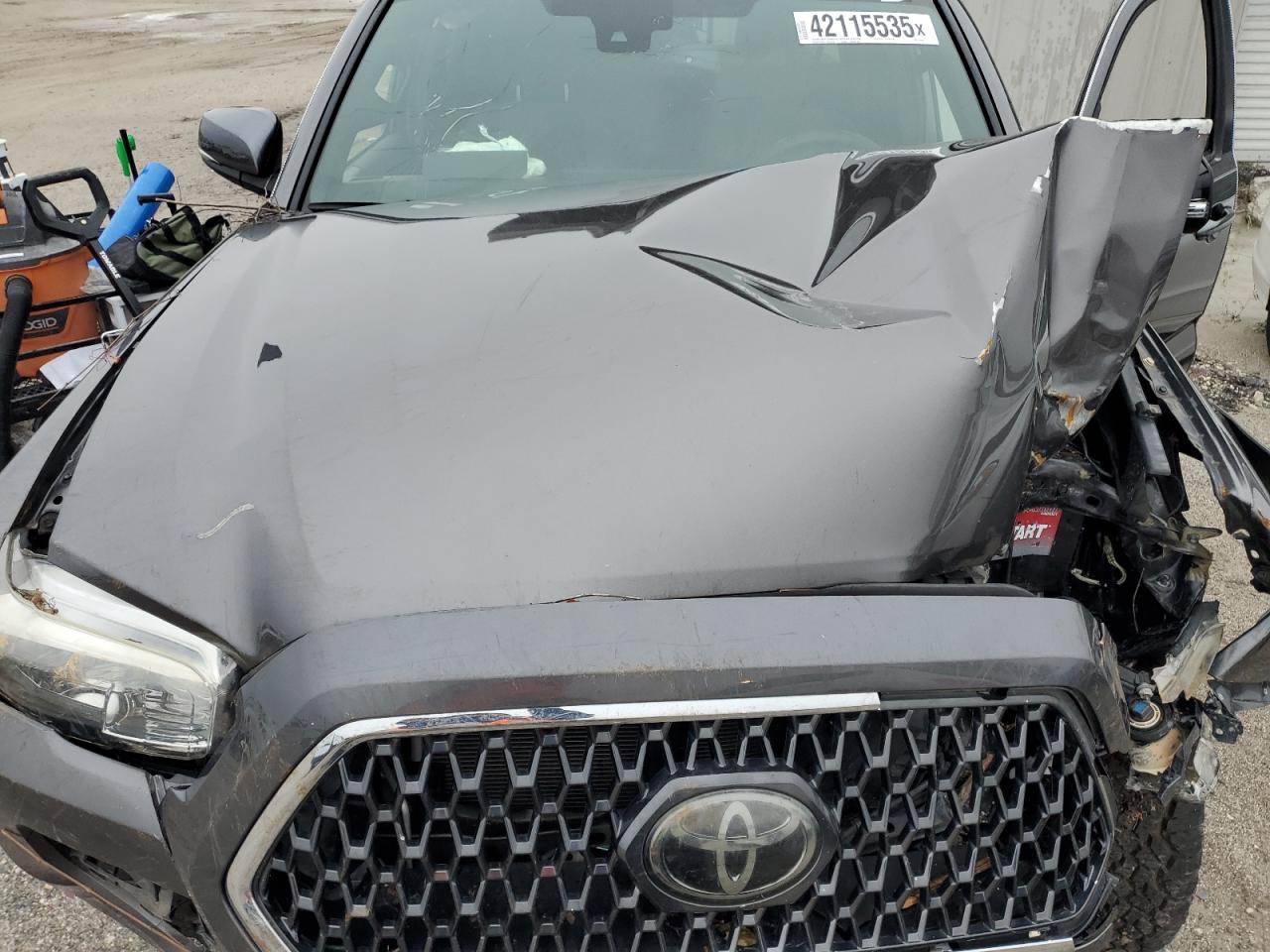 2018 Toyota Tacoma - Image 11