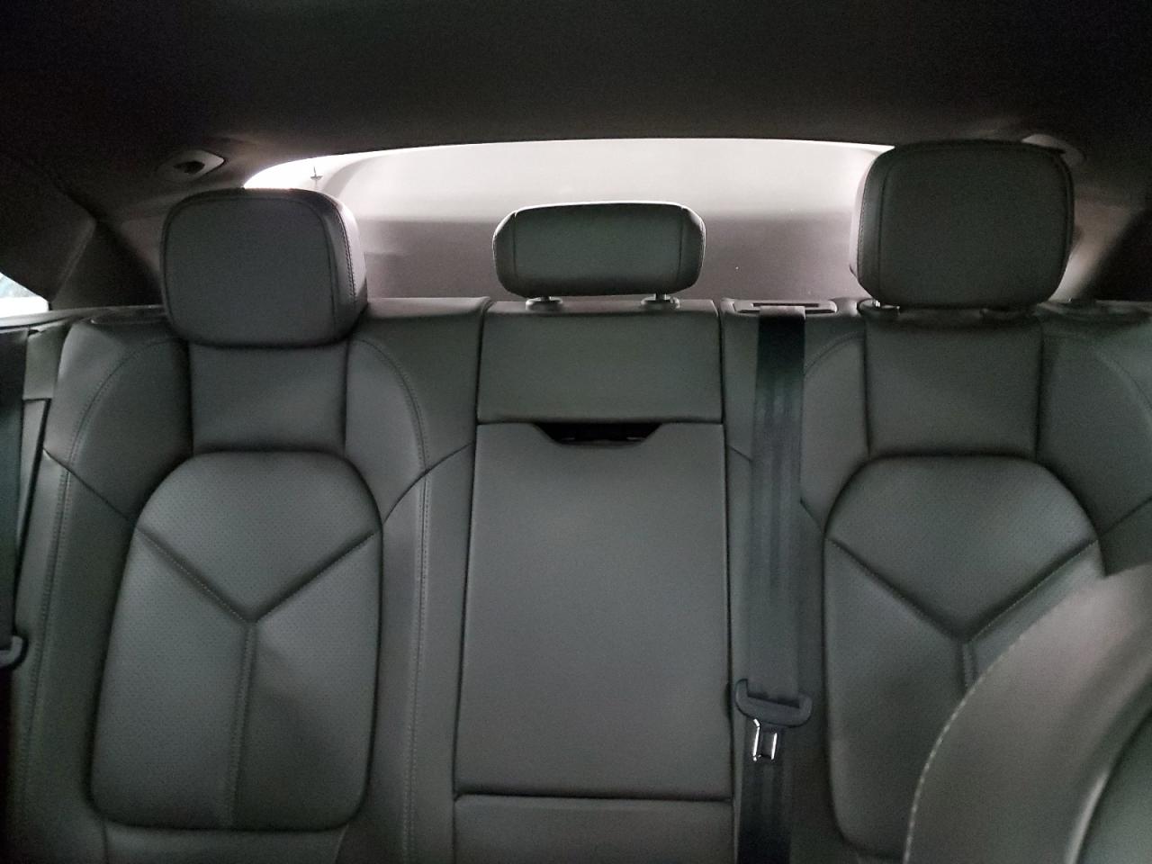 2018 Porsche Macan - Image 10