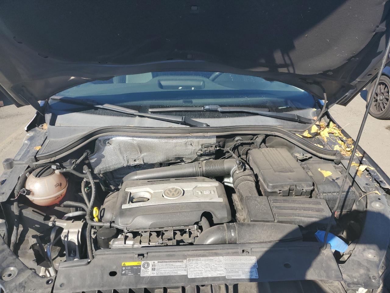 2016 Volkswagen Tiguan - Image 11