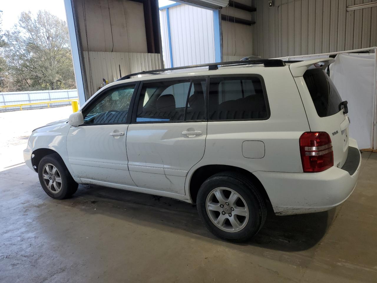 2003 Toyota Highlander - Image 2