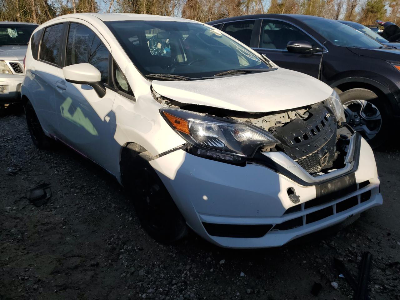 VIN 3N1CE2CP8JL358957 2018 NISSAN VERSA no.4