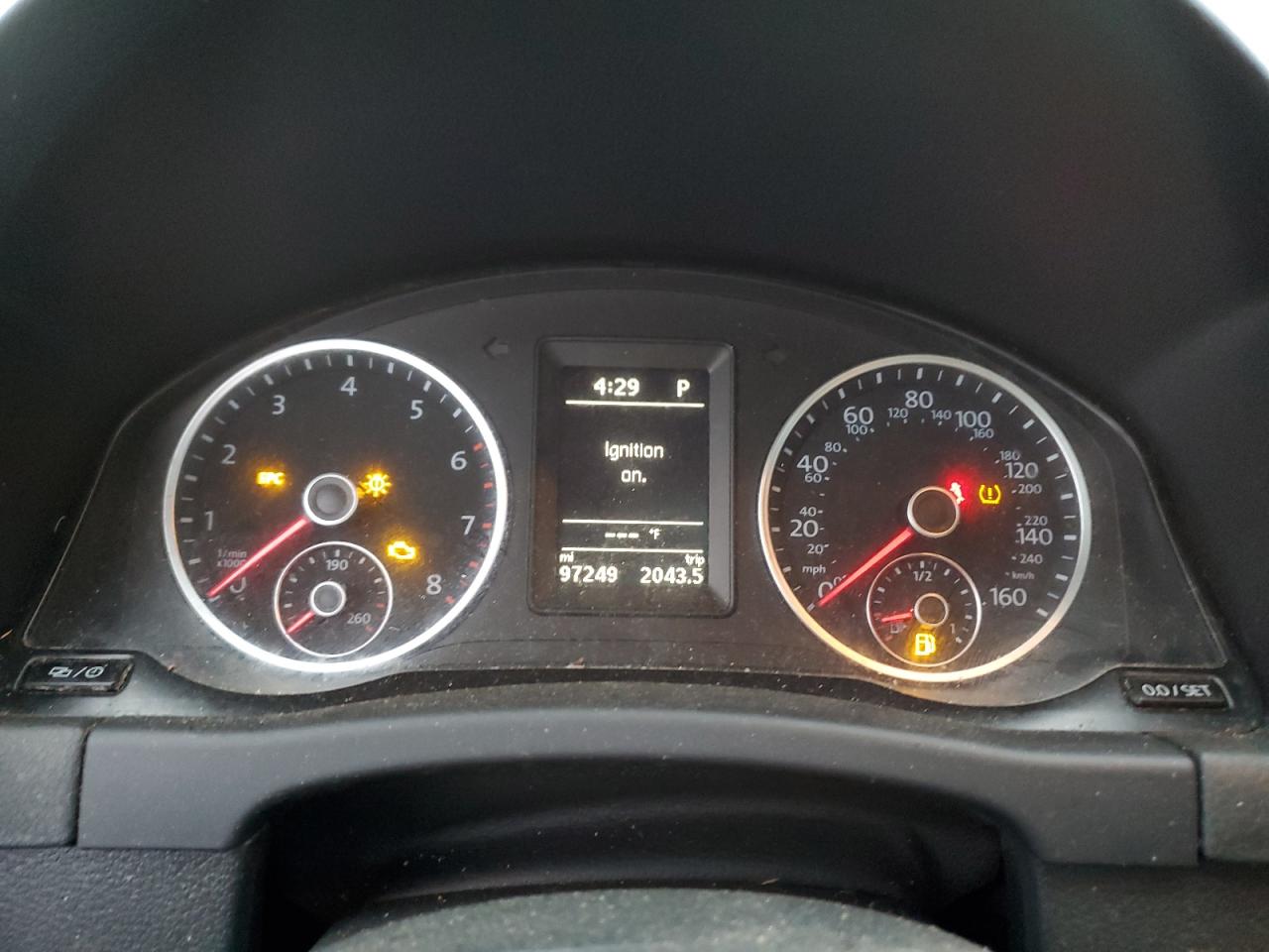 2017 Volkswagen Tiguan - Image 9
