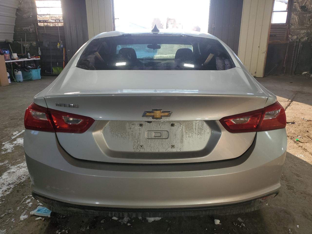 2017 Chevrolet Malibu - Image 6