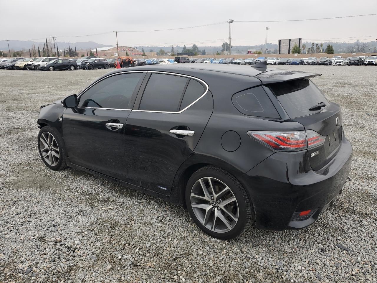2015 Lexus CT - Image 2