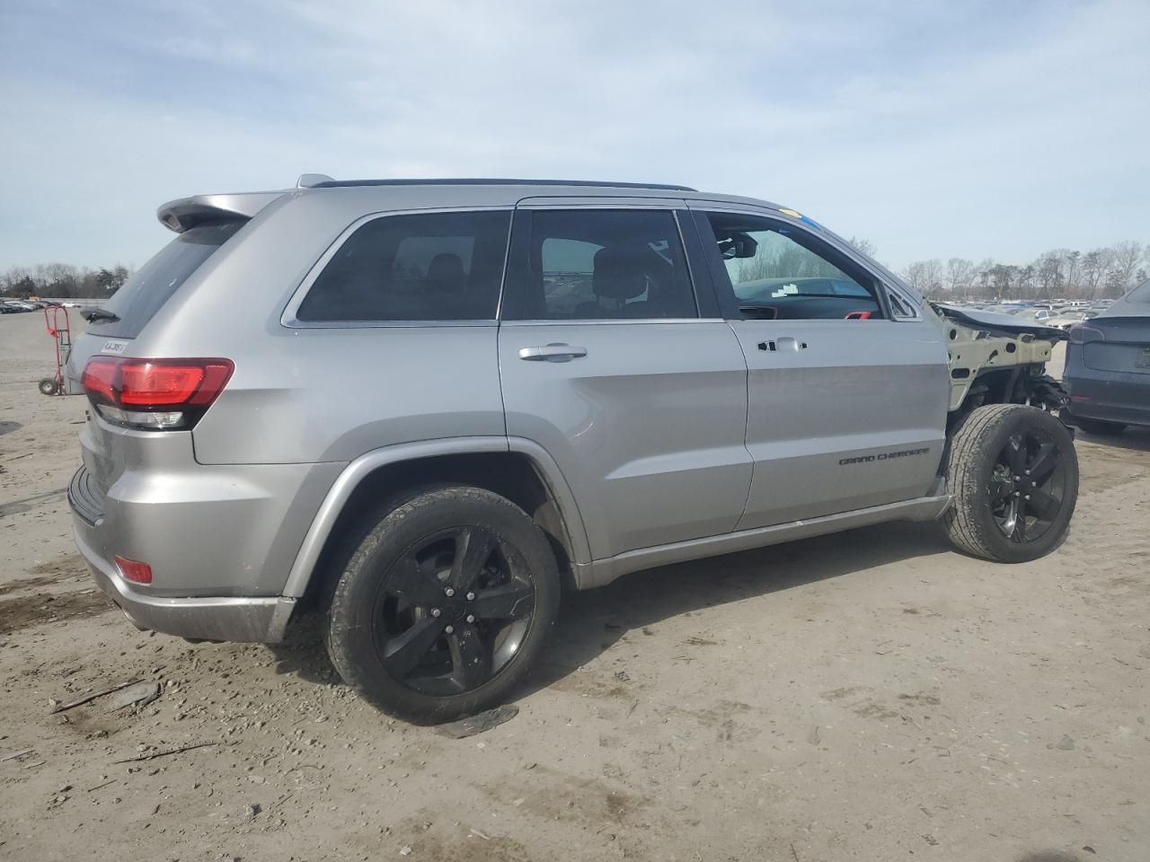 2015 Jeep Grand Cherokee - Image 3