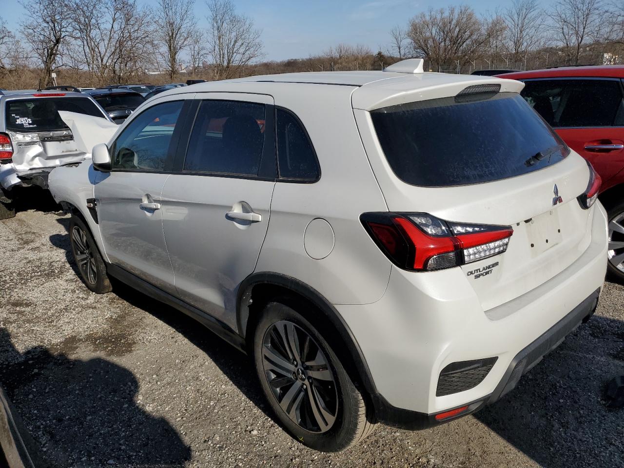 2021 Mitsubishi Outlander - Image 2