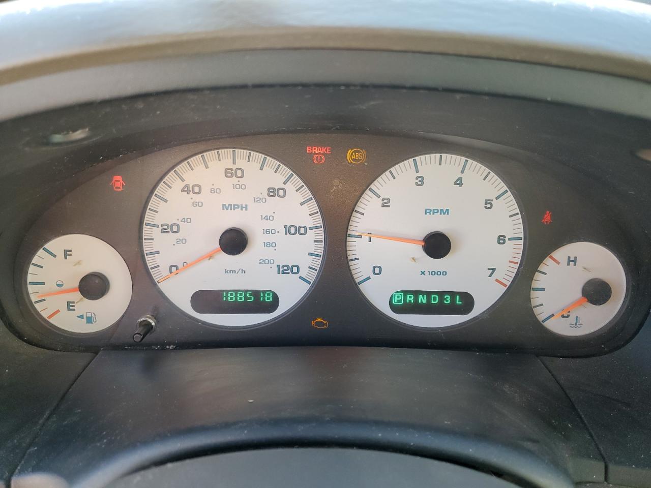 2004 Chrysler Town & Country - Image 9