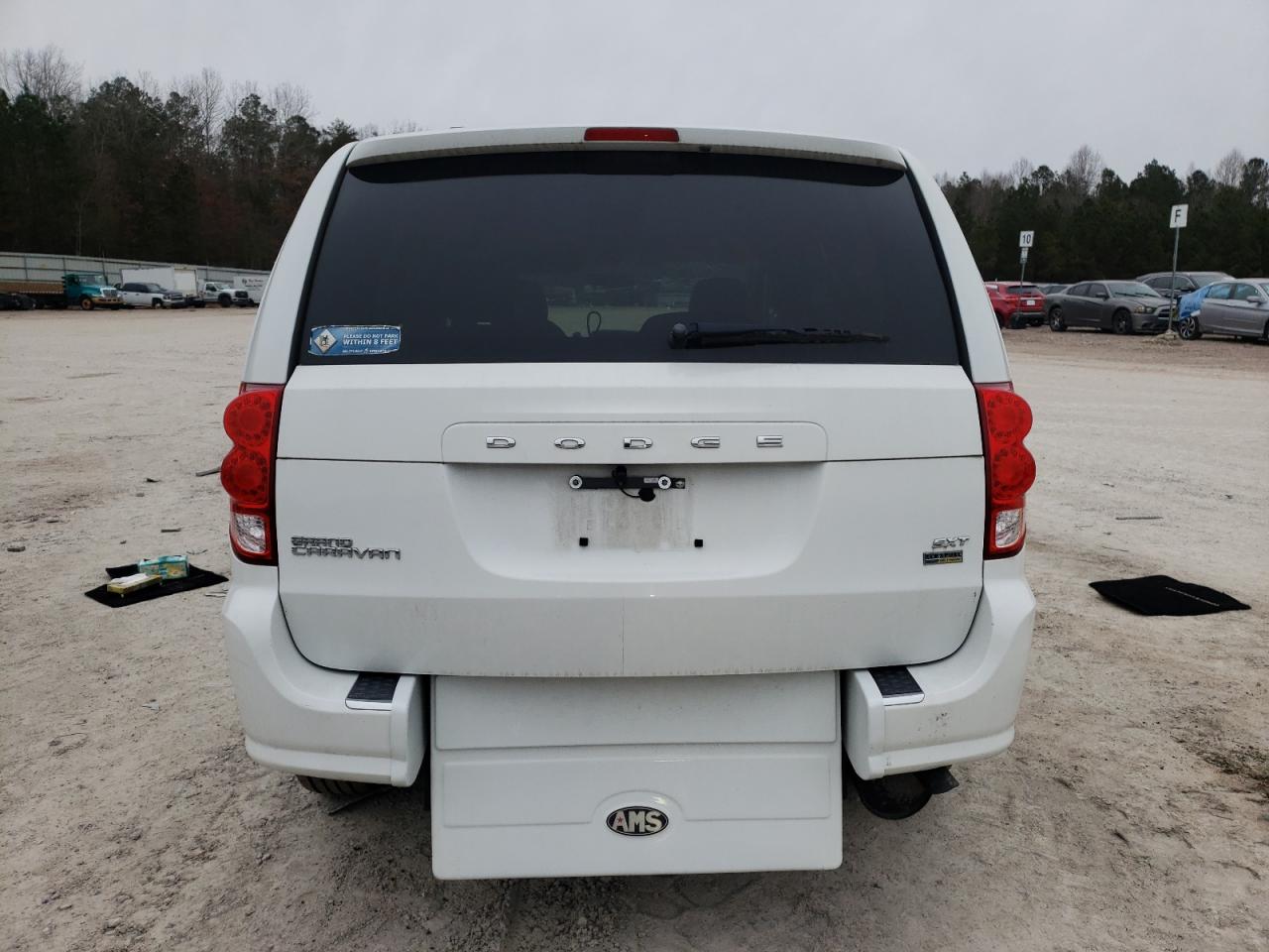 2014 Dodge Caravan - Image 6