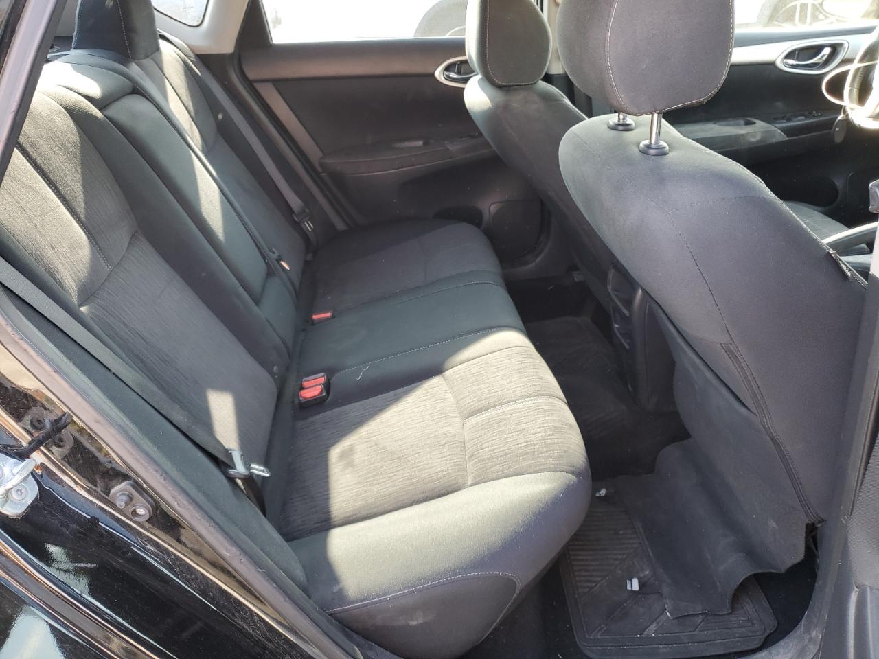 2015 Nissan Sentra - Image 10