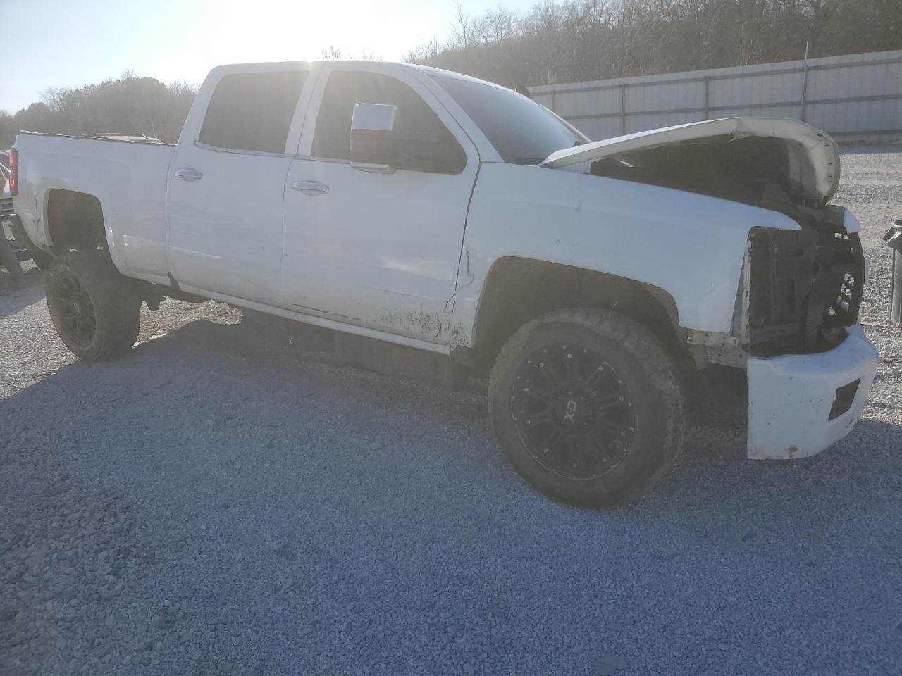 2015 Chevrolet Silverado - Image 4