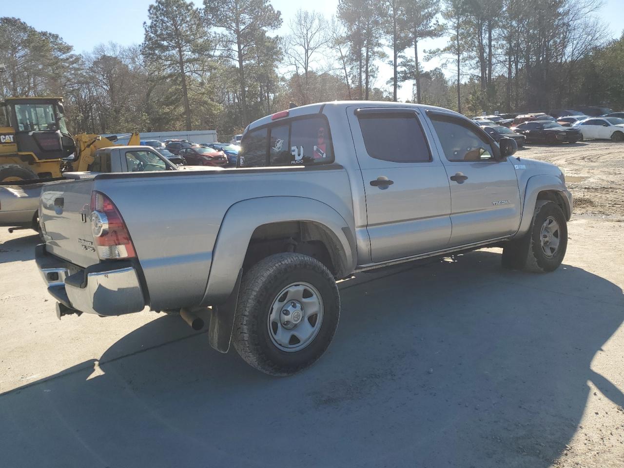 2015 Toyota Tacoma - Image 3