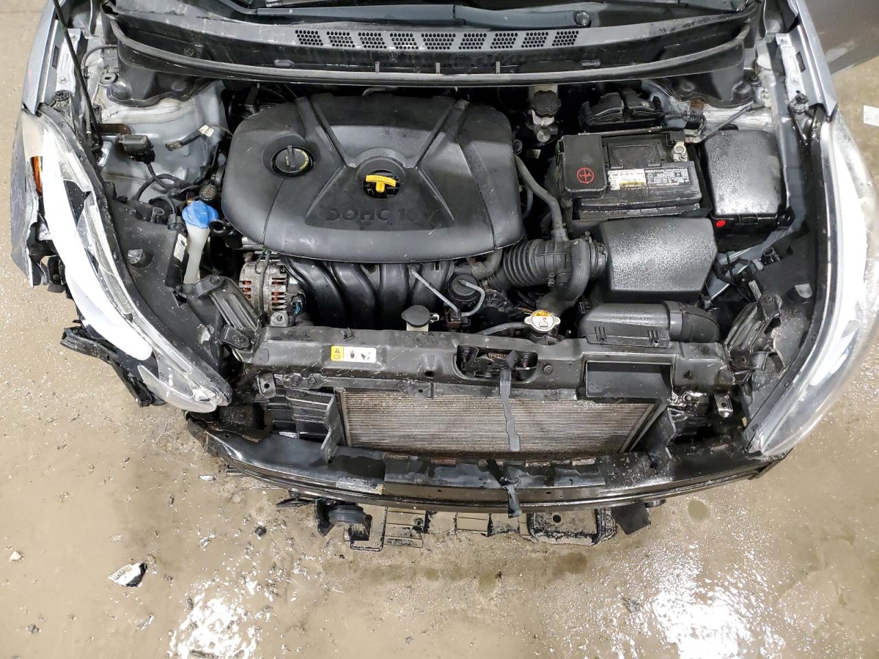 2015 Hyundai Elantra - Image 13