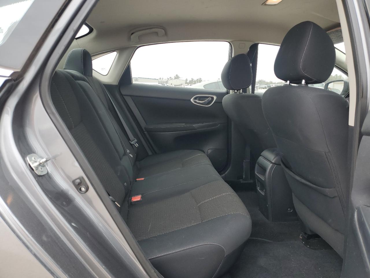 2015 Nissan Sentra - Image 10