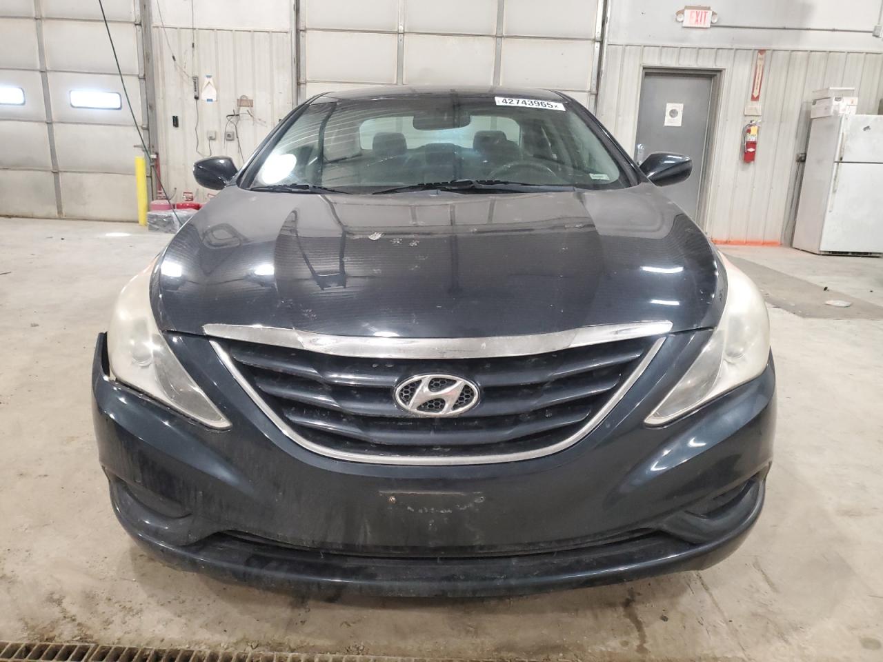 2011 Hyundai Sonata - Image 5