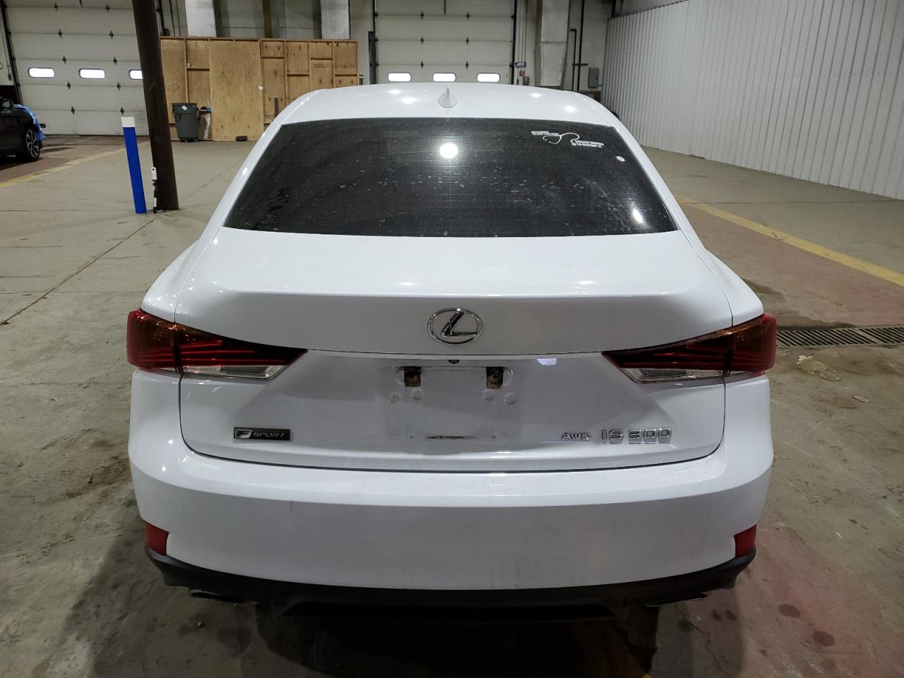 2019 Lexus IS - Image 6
