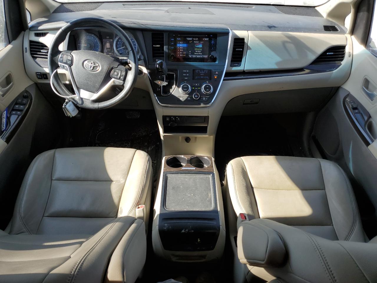 2015 Toyota Sienna - Image 8