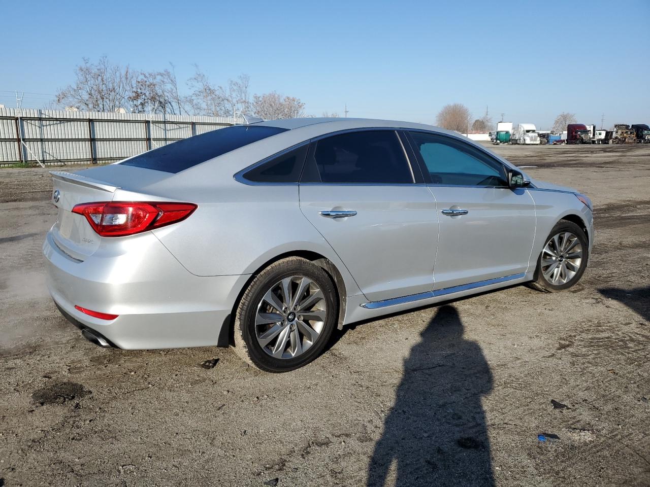 2016 Hyundai Sonata - Image 3