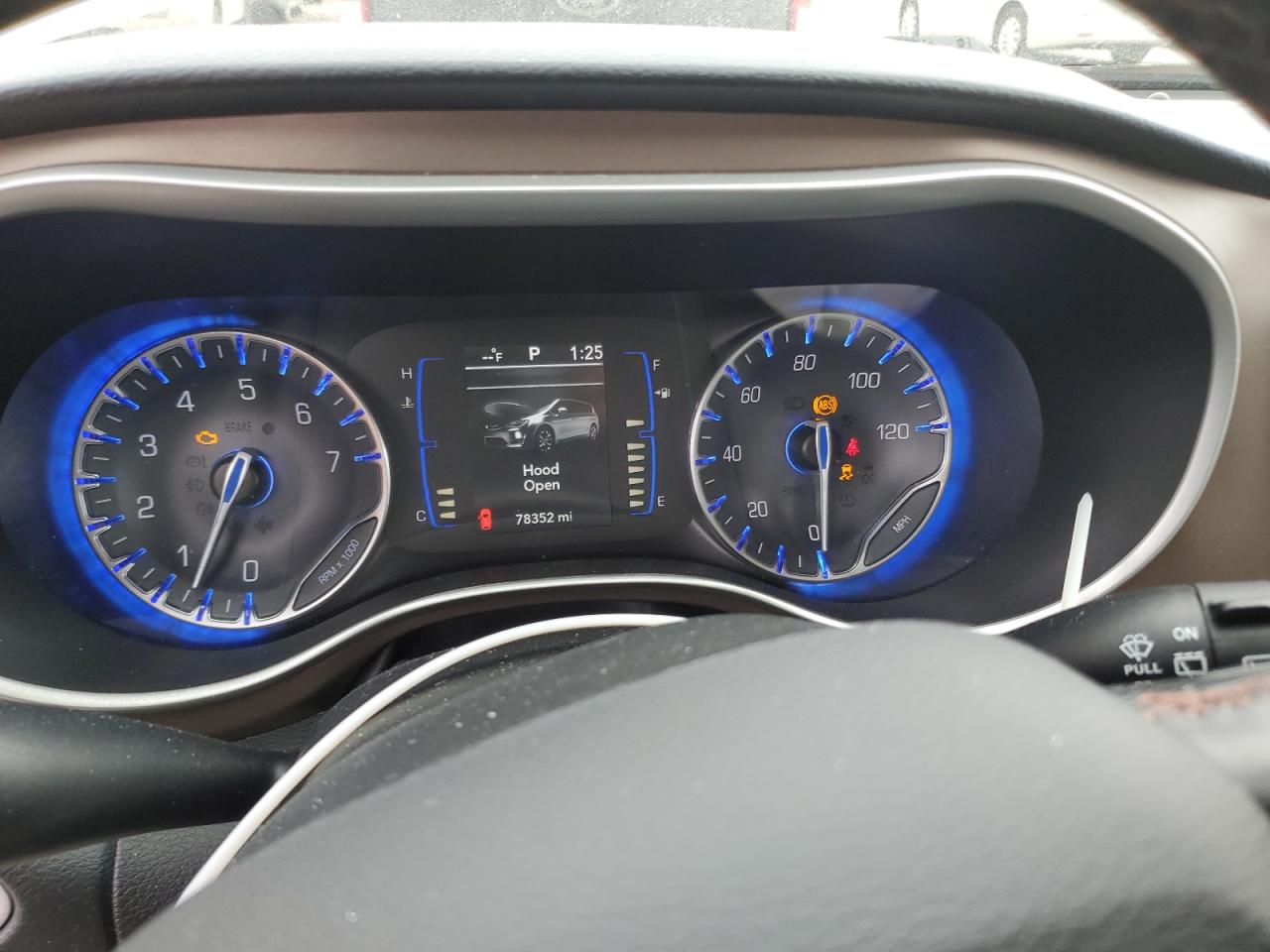 2018 Chrysler Pacifica - Image 9