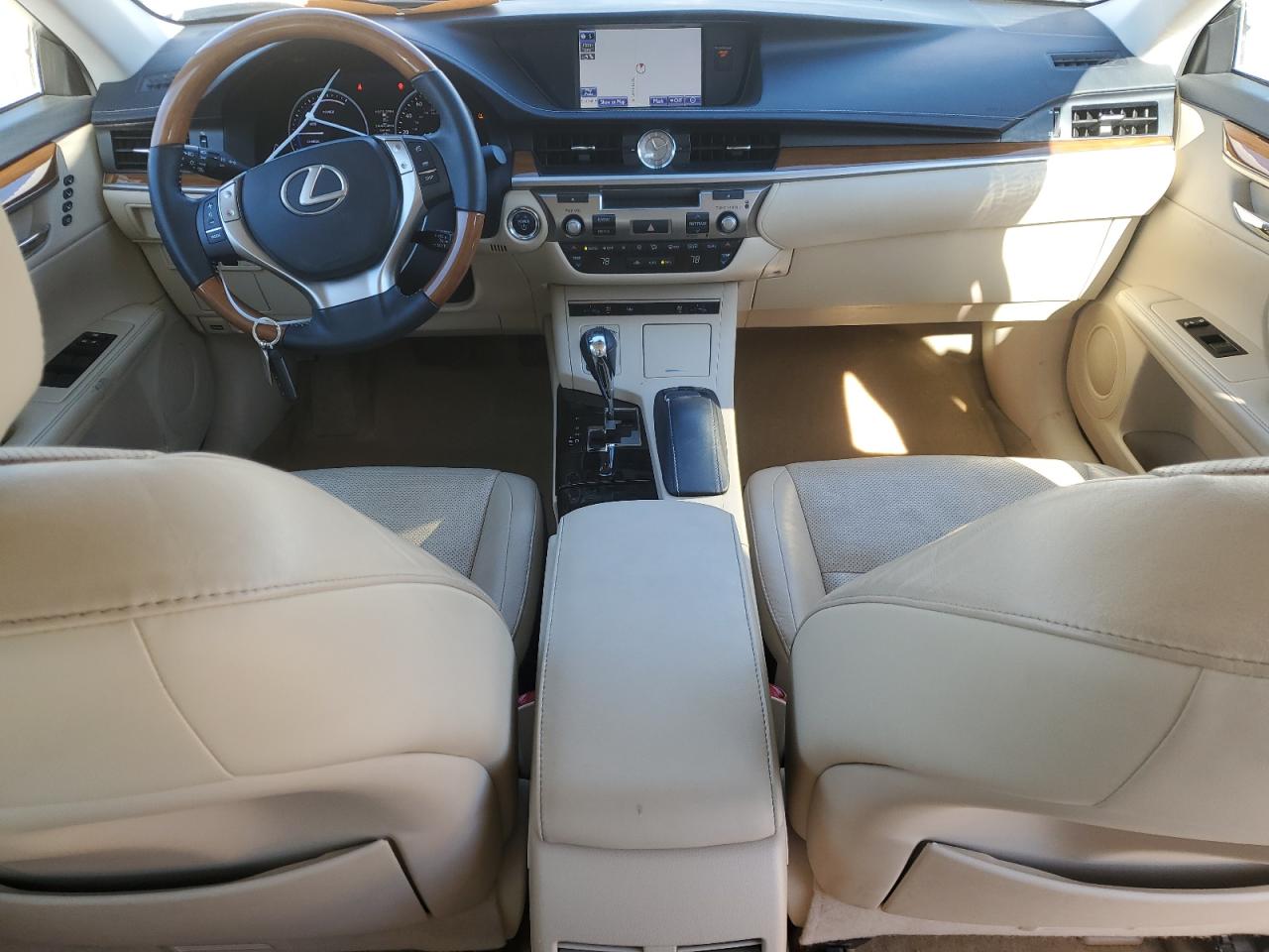 2014 Lexus ES - Image 8