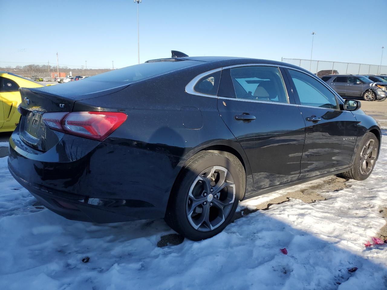 2022 Chevrolet Malibu - Image 3